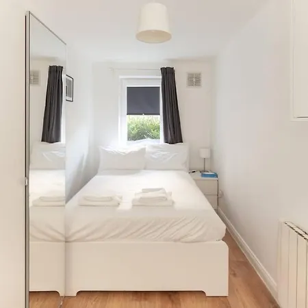 Inviting 2bd Flat 15 Mins From Heart Of Dublin! 더블린